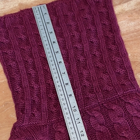 Plum Purple Heavyweight Cable-knit Turtleneck Sweater, Size XL - Picture 5 of 7